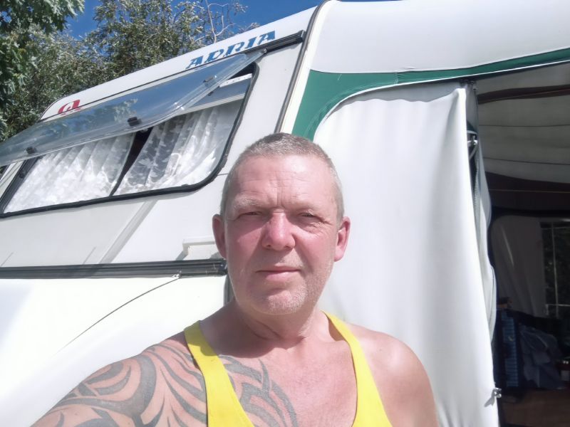UKstrong66